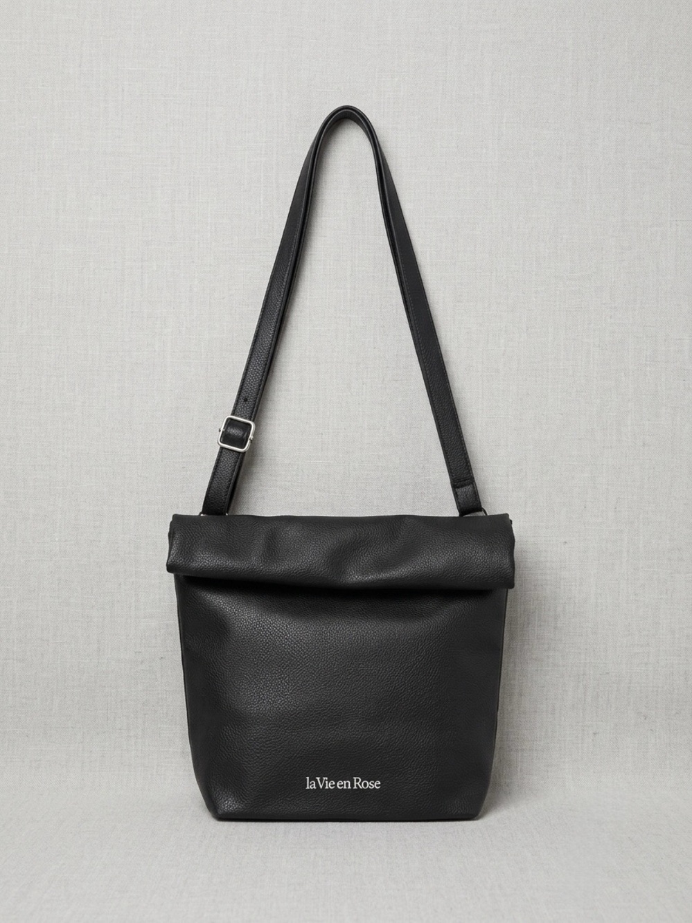 🍒3/33$ la Vie en Rose Black Fold-Top Crossbody Bag for